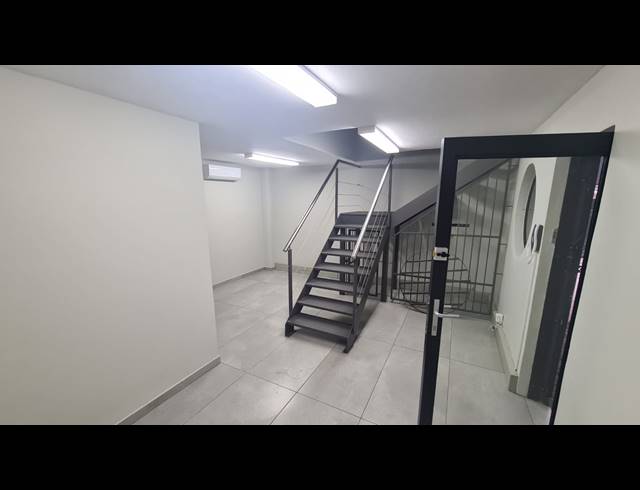 212M² WAREHOUSE TO LET IN RIVERHORSE VALLEY